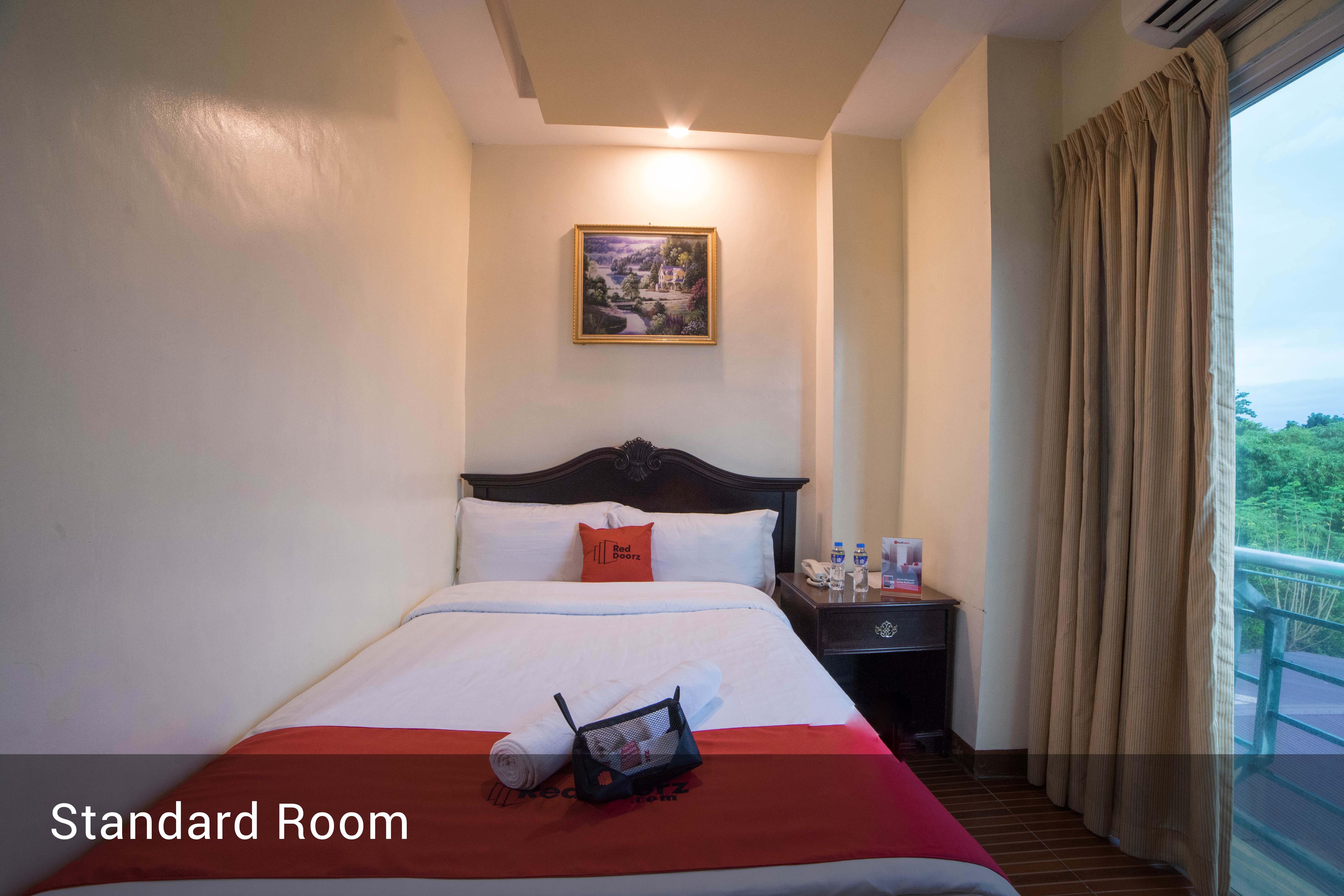 Reddoorz Plus @ Balibago Angeles City Ngoại thất bức ảnh