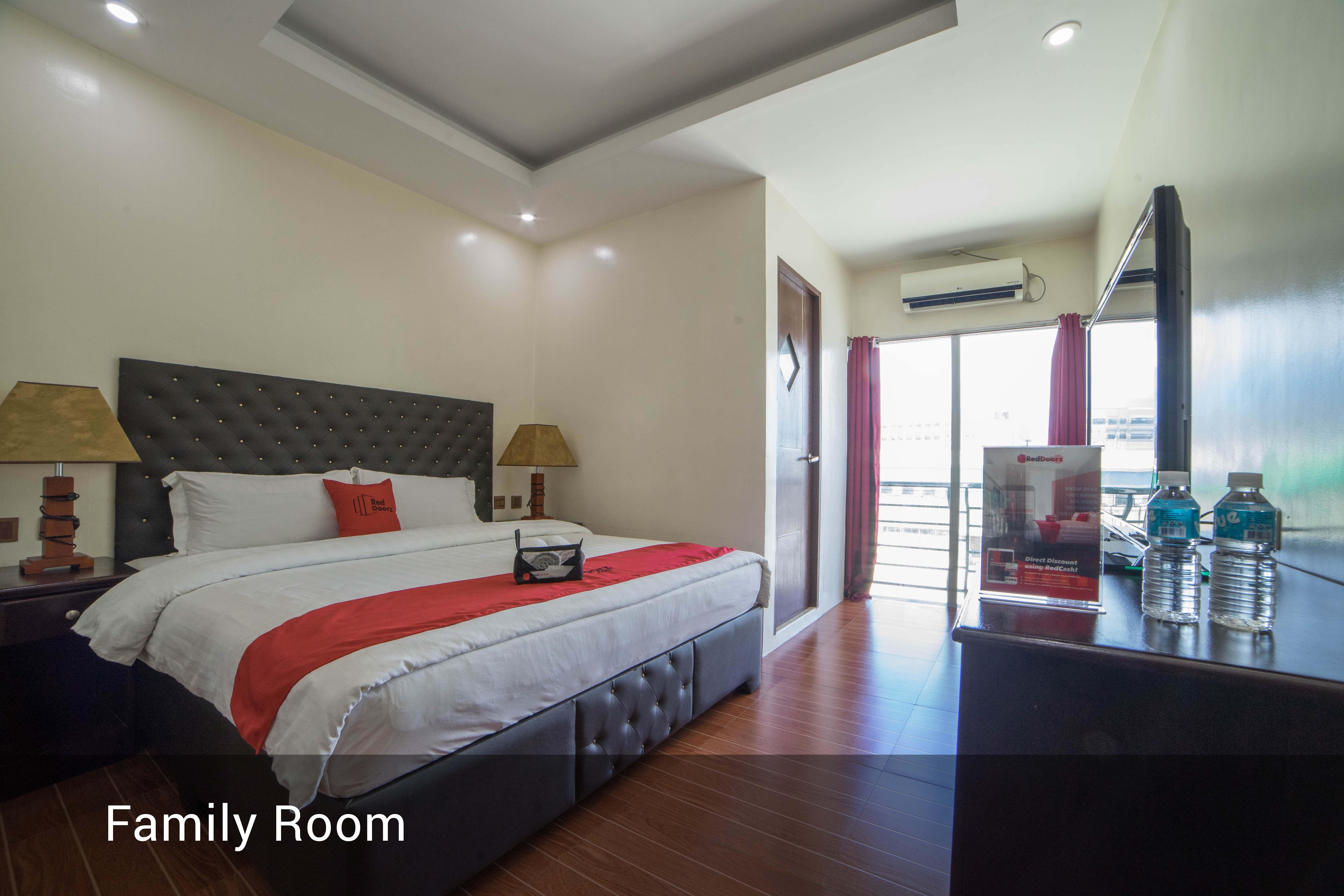 Reddoorz Plus @ Balibago Angeles City Ngoại thất bức ảnh