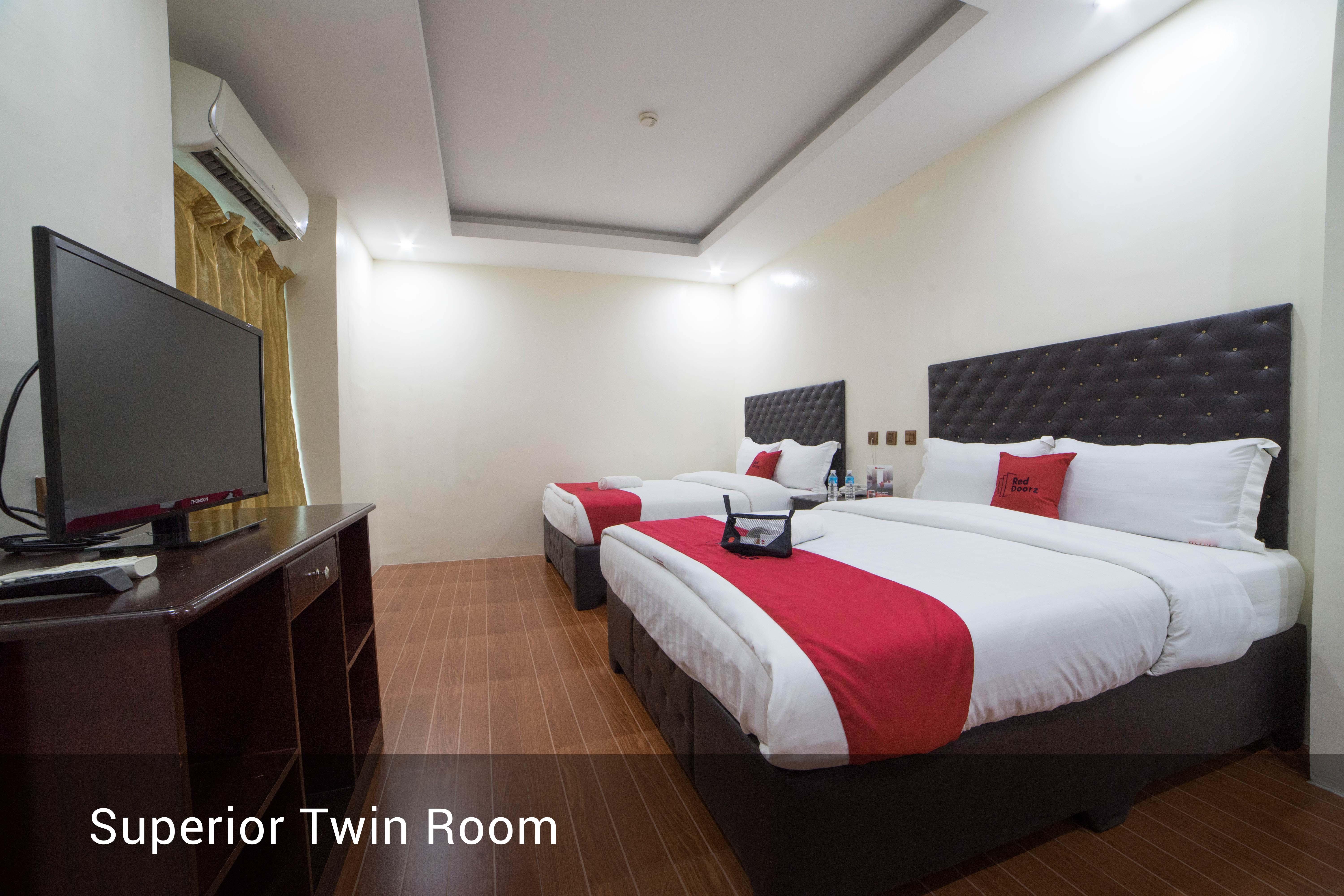 Reddoorz Plus @ Balibago Angeles City Ngoại thất bức ảnh