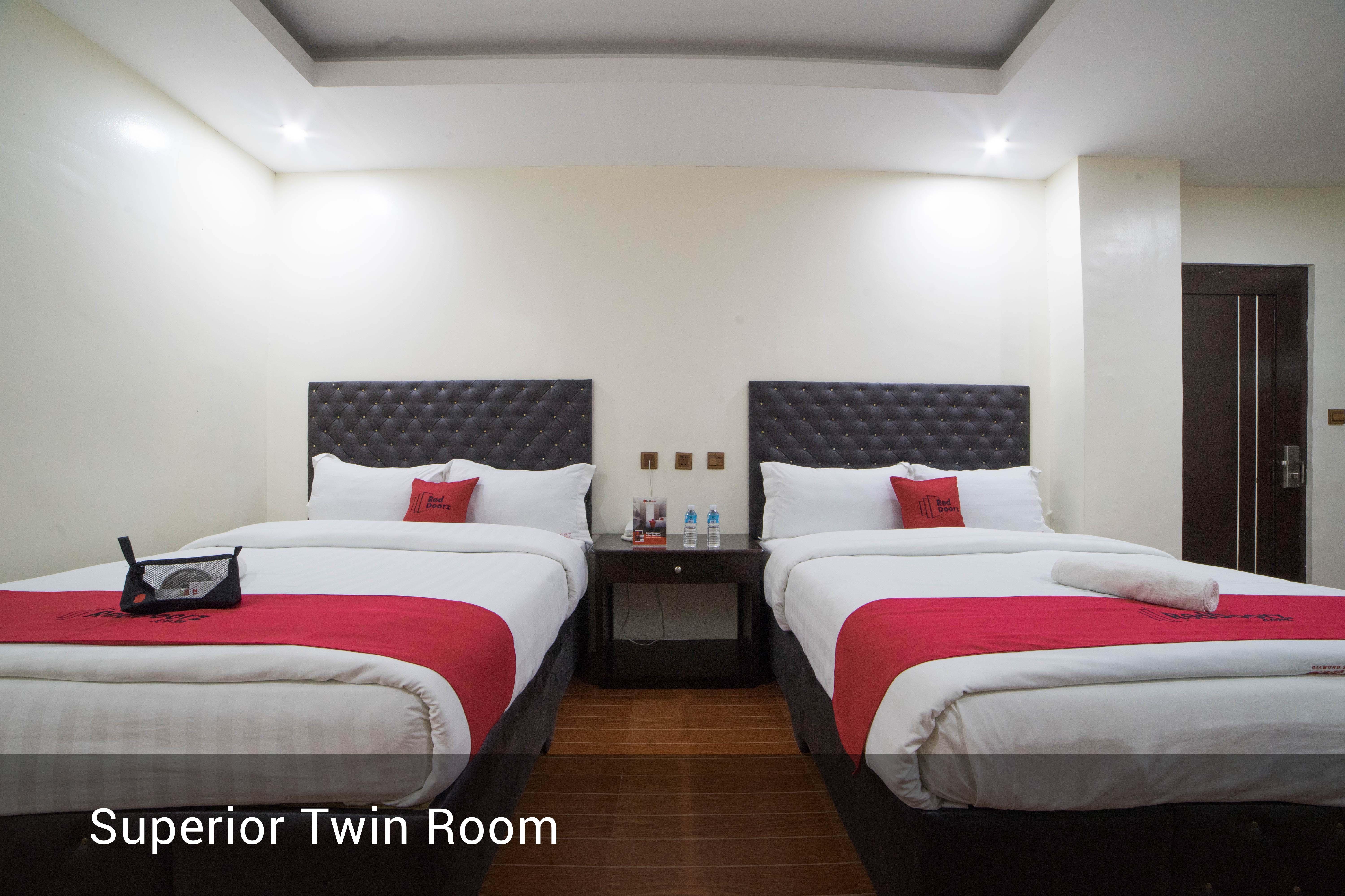 Reddoorz Plus @ Balibago Angeles City Ngoại thất bức ảnh